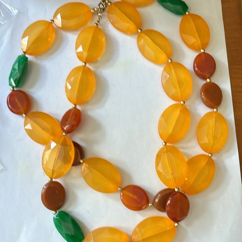 Fun chunky oval lucite bead necklace with orange green and Gold tone beads 21” - Picture 3 of 3